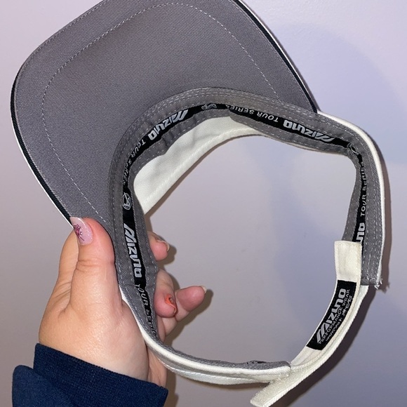 Mizuno Tour Series Embroidered White Visor Hat OS - Picture 5 of 11